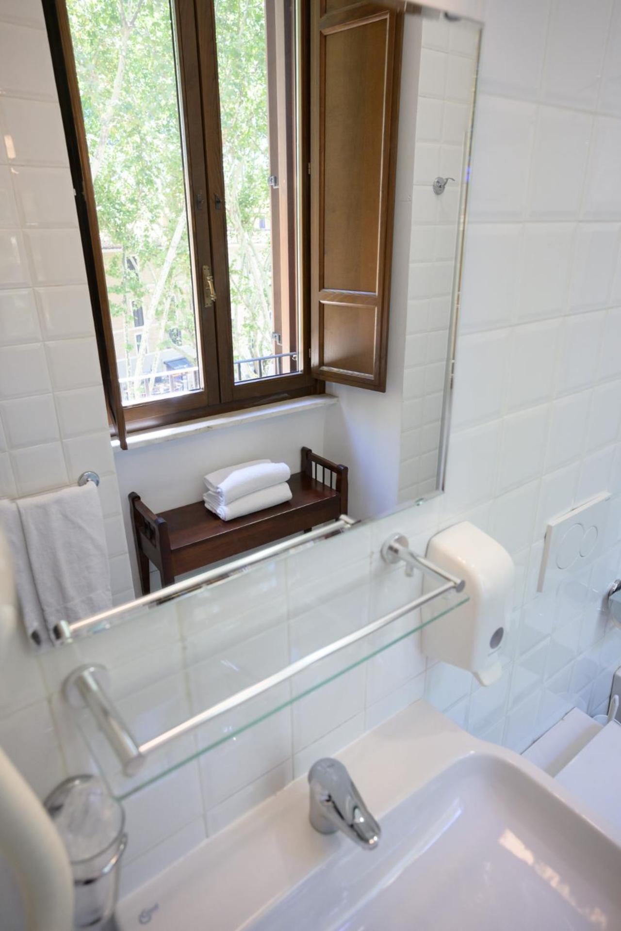 Отель Casa I Cappuccini Рим Экстерьер фото