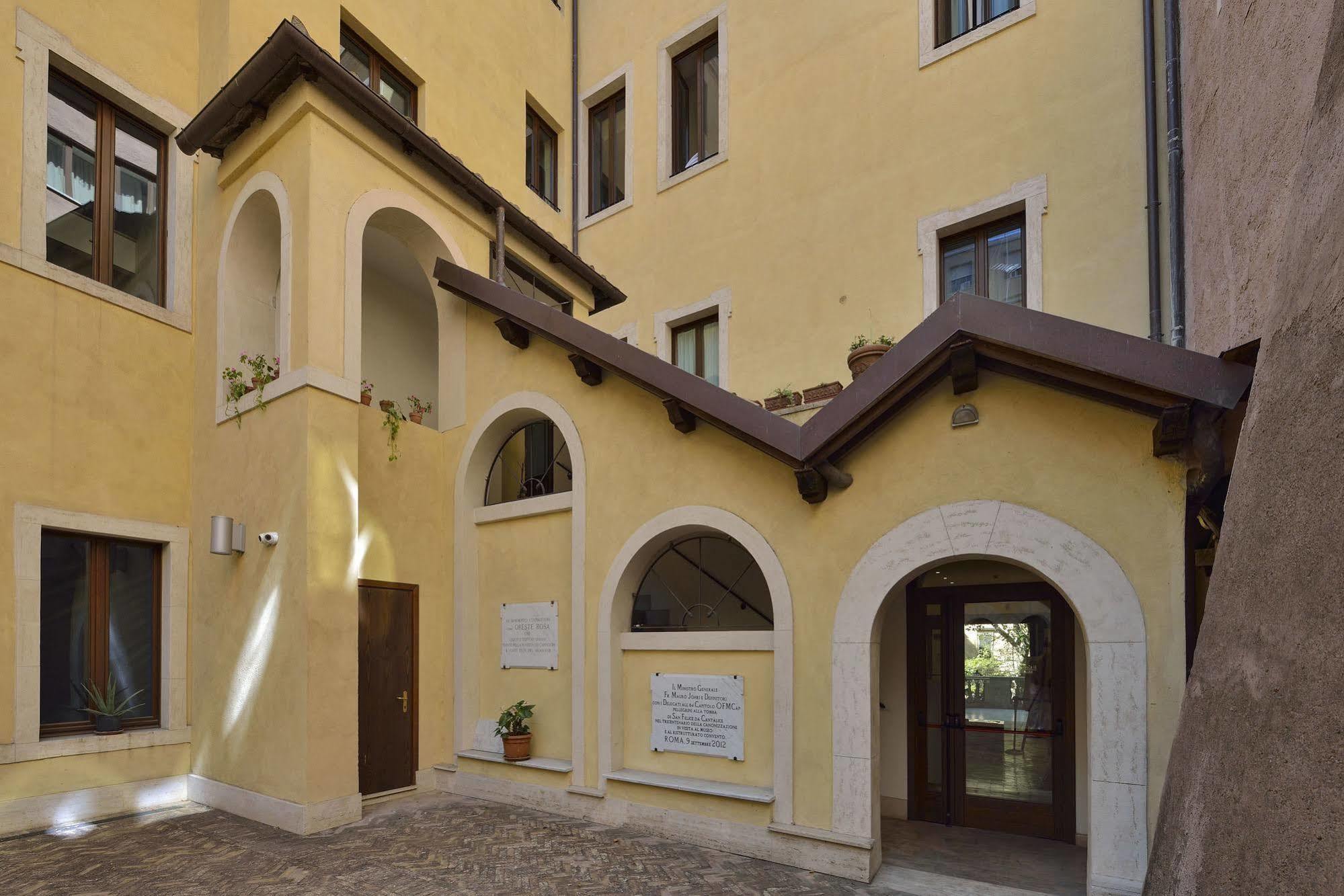 Отель Casa I Cappuccini Рим Экстерьер фото