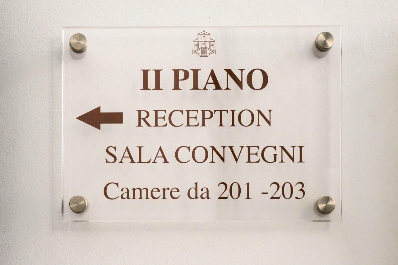 Отель Casa I Cappuccini Рим Экстерьер фото
